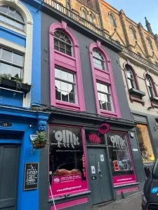 SHINING A LIGHT ON VICTORIA STREET’S OINK: WINDOW CLEANING FOR EDINBURGH’S FAMOUS HOG ROAST SHOP